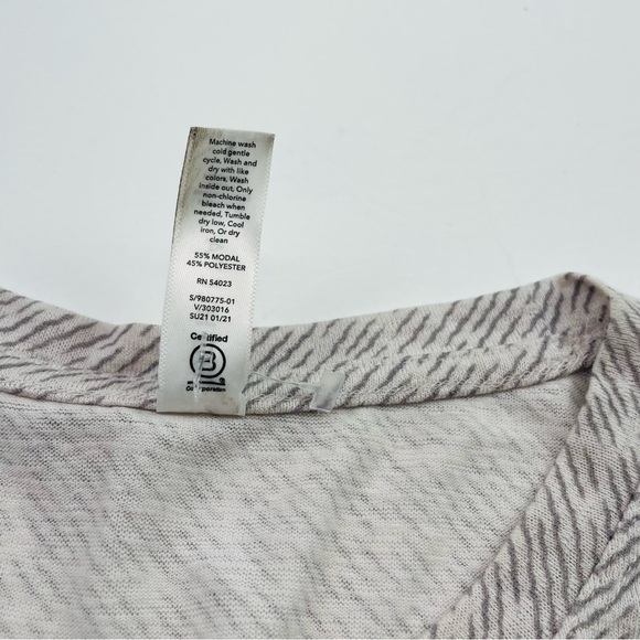 Athleta Top Women Size Small Round Neck sleeveless Slit on the sides lightweight - Picture 8 of 9